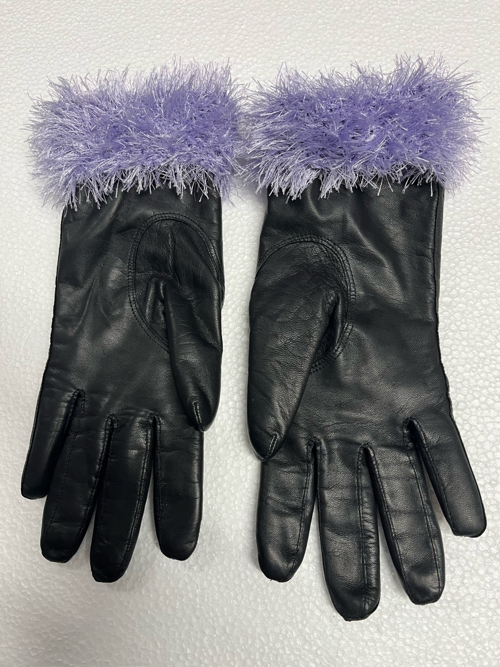 Etienne Aigner leather gloves